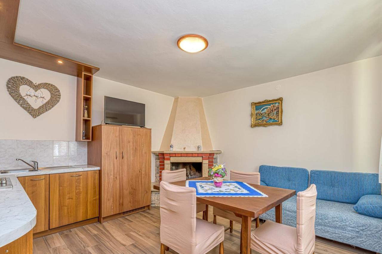 Apartment Flores Stari Pazin Экстерьер фото