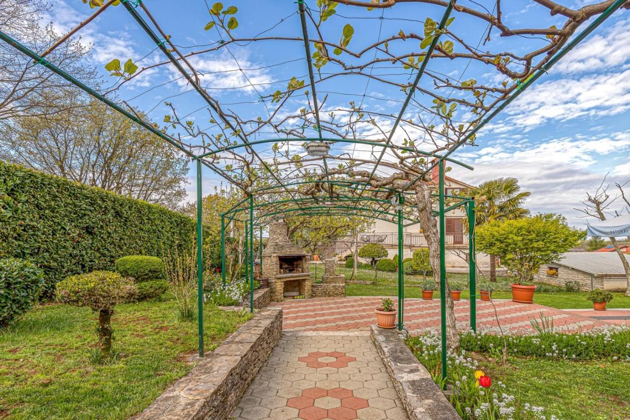 Apartment Flores Stari Pazin Экстерьер фото